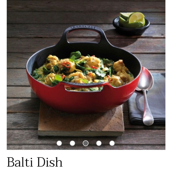 Le Creuset Other - Le Creuset cast iron Balti dish in red